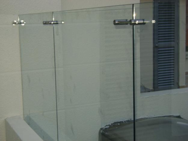 Vidrio Pulido Cantoplano con accesorios en acero inoxidable